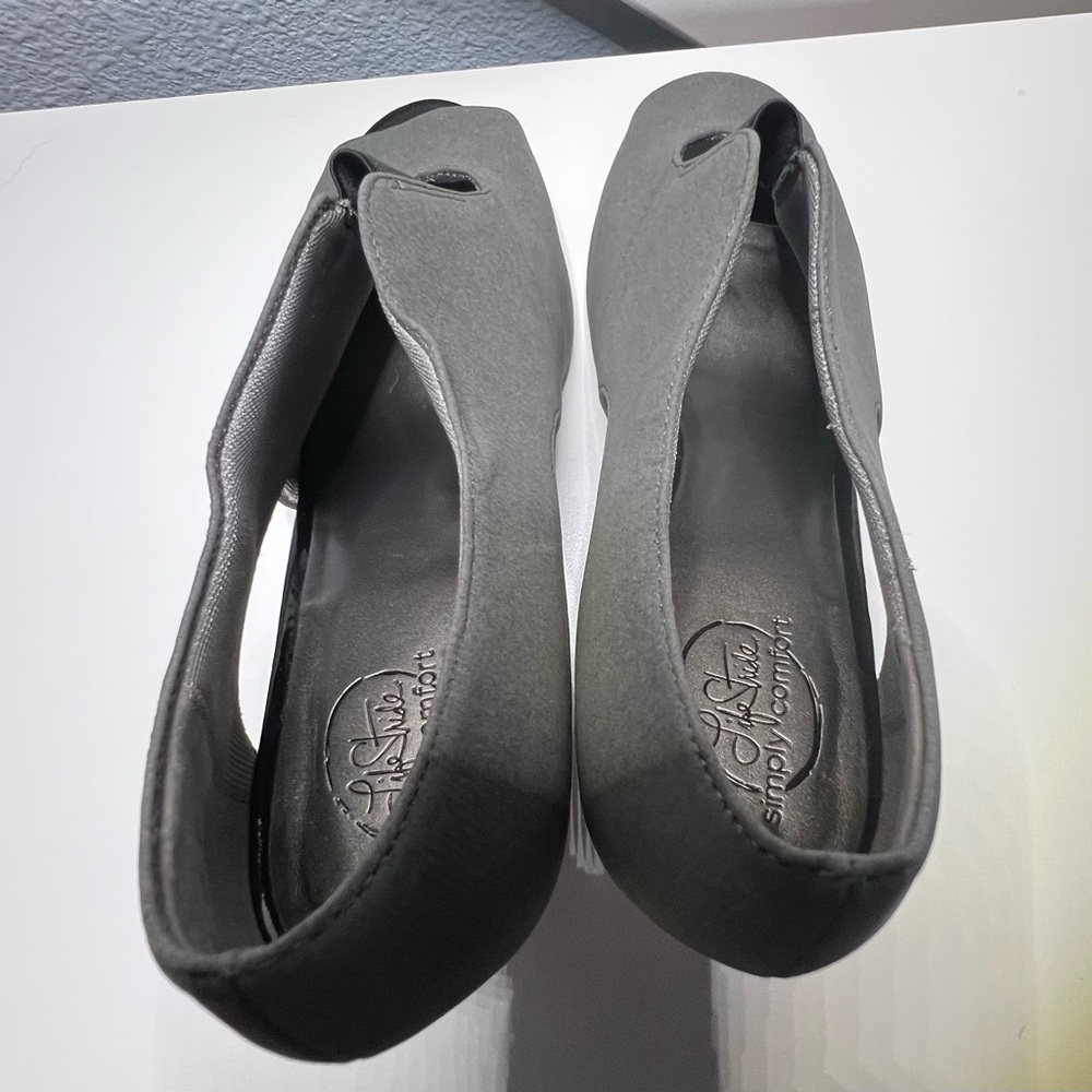 Life Stride Gray Women's Flats